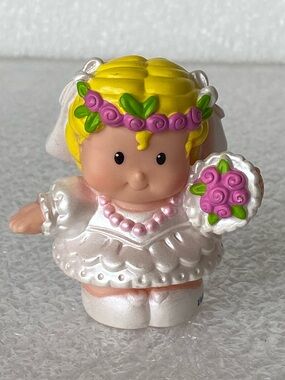 Fisher Price Little People Sarah Lynn Girl White Dress Flowers BRIDE WEDDING Toy
